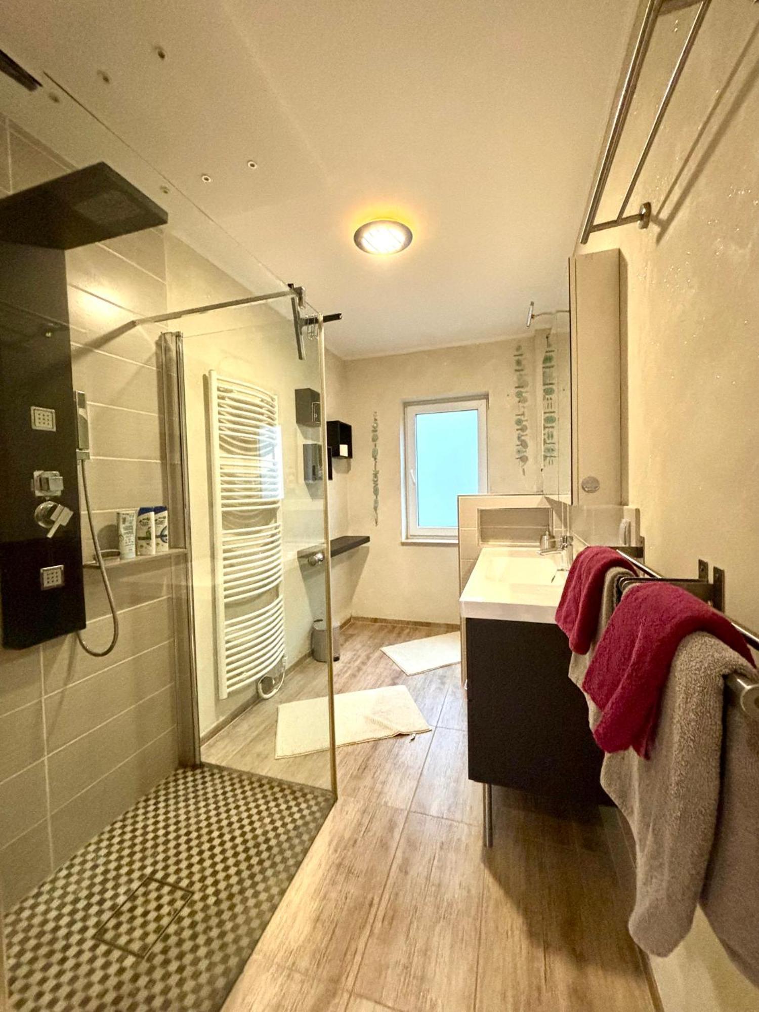 Grosse Wohnkueche, Terrasse, Schlafzimmer Am Steinhuder Meer, Wlan, Parkplatz, Fussbodenheizung, 70Qm Wunstorf Dış mekan fotoğraf