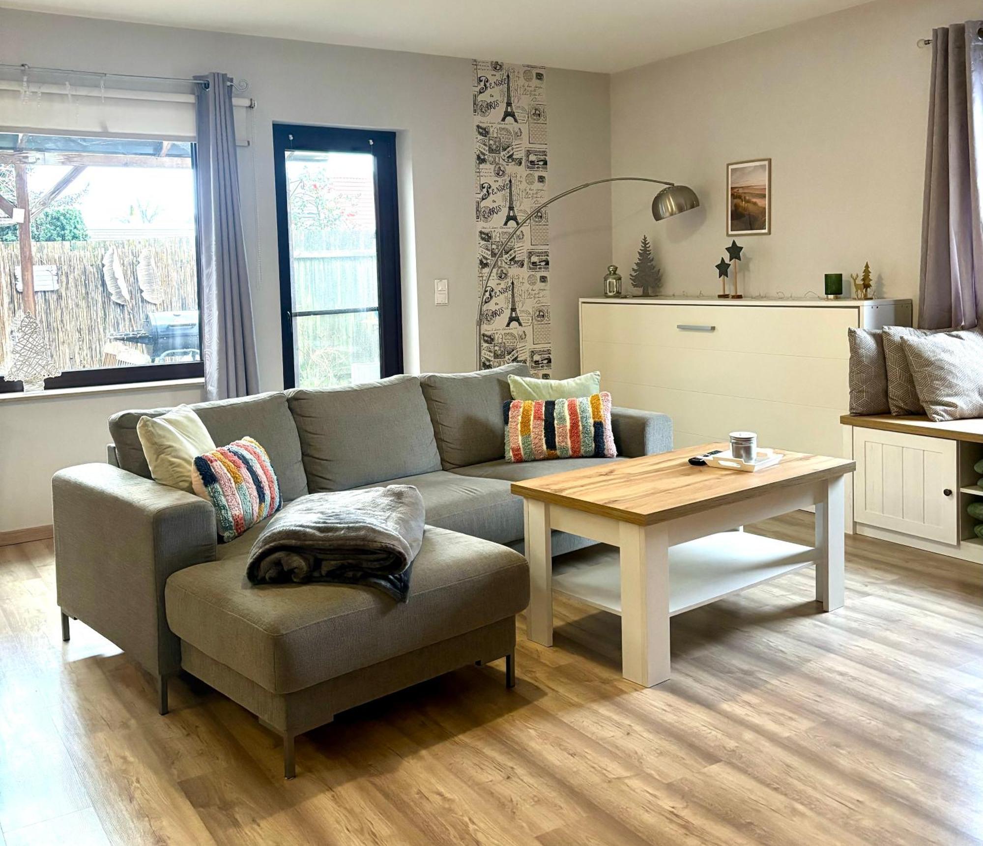 Grosse Wohnkueche, Terrasse, Schlafzimmer Am Steinhuder Meer, Wlan, Parkplatz, Fussbodenheizung, 70Qm Wunstorf Dış mekan fotoğraf